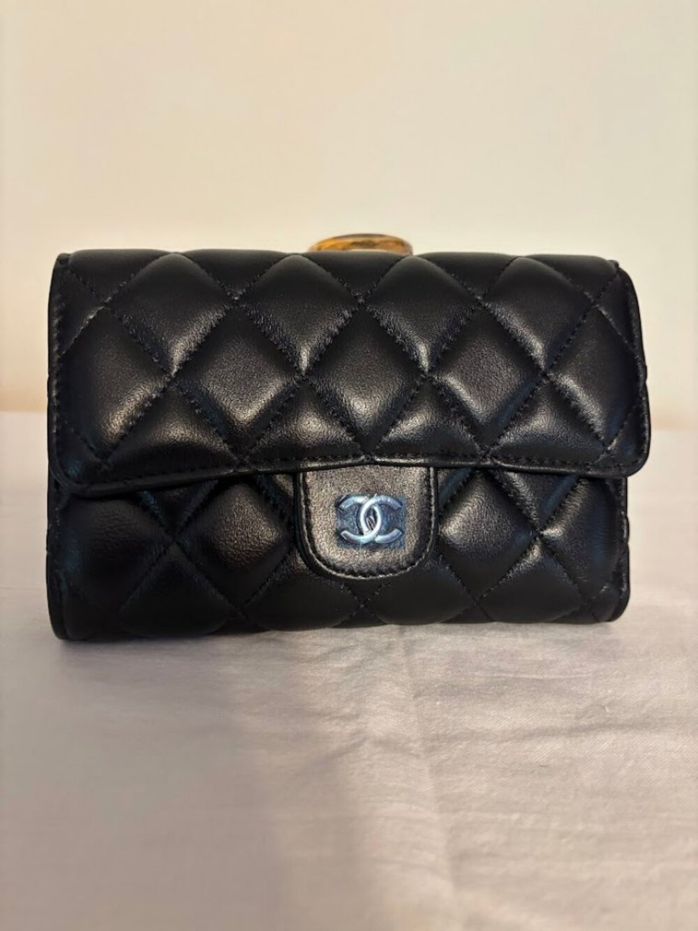 NWOT Black/Burgundy Medium Flap Leather Wallet (6" x 4") for any occasion